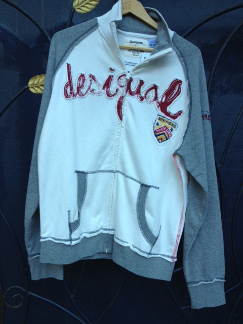 sweatshirt.with.Barcelona.crest.on.front