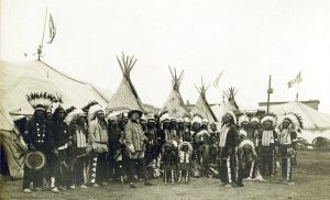 Buffalo.Bills.Wild.West.Show.1890.indians.with.headress.jpg