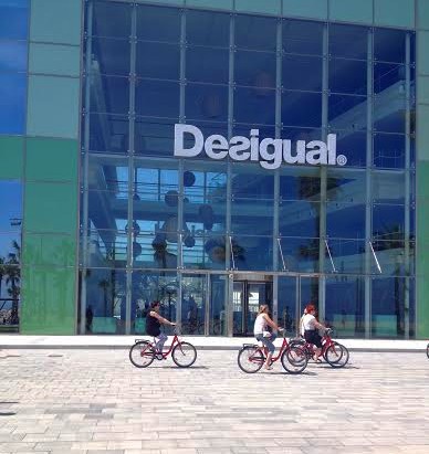 Barcelona.in.front.of.Desigual.HQ.2.2014