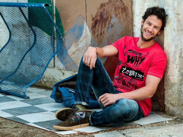 Desigual.man.Prunkfost.tshirt.and.David.jeans.FW2014