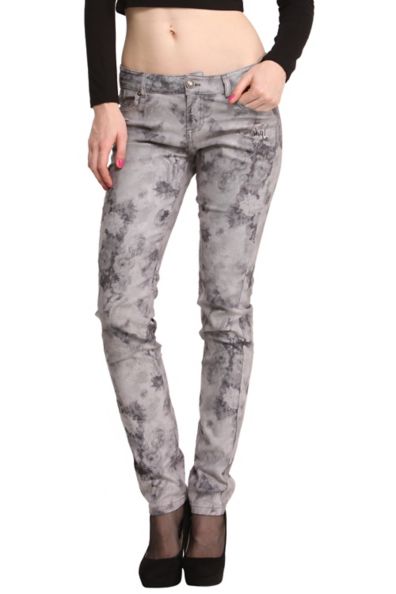 Desigual ALGINA camouflaged jeans in grey, the same colour as the rebels uniforms in District 13 in the new movie Hunger Games: Mockingjay Part 1