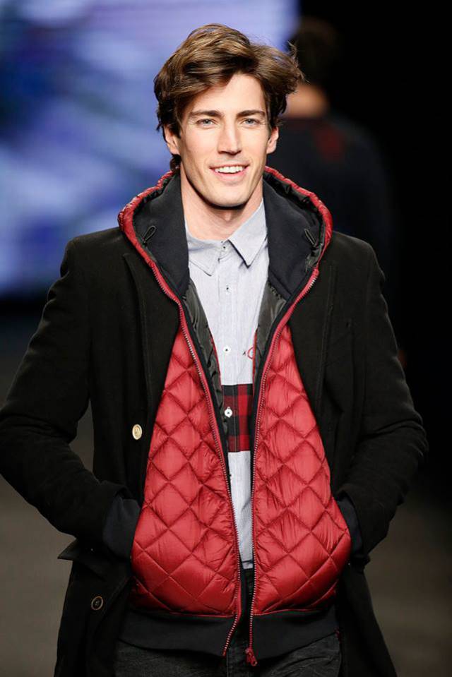 Desigual LUCA red hoodie vest with black sleeves. $166. Fall-Winter 2015.