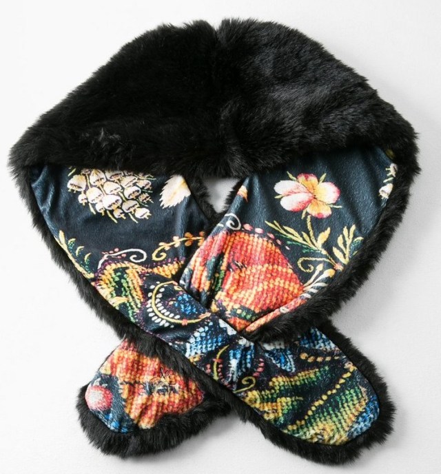 Desigual SCARF LACARNIANO. Premium faux fur. Made in Italy. $109. Fall-Winter 2015.