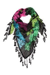 Desigual-Foulard-Triangle-Lincoln-Avenue.$49.95.SS2016.61W54D2_2000