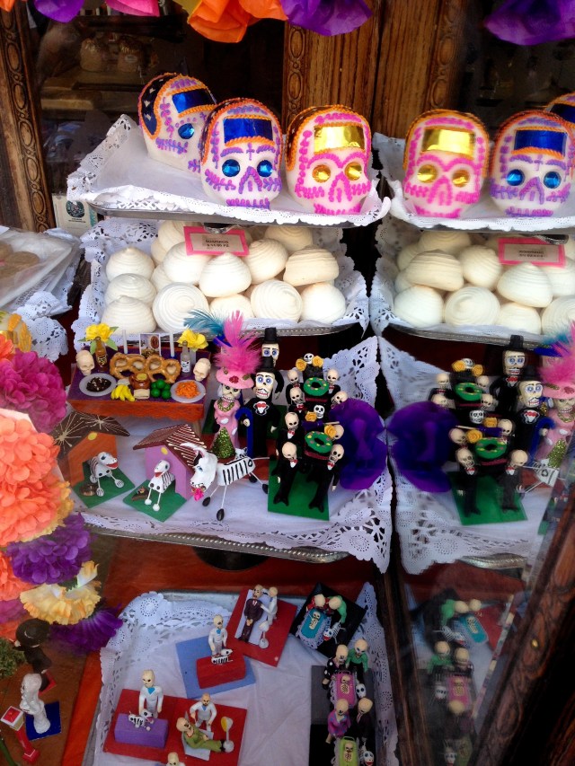 mexico-city-day-of-the-dead-bakery-shop-window