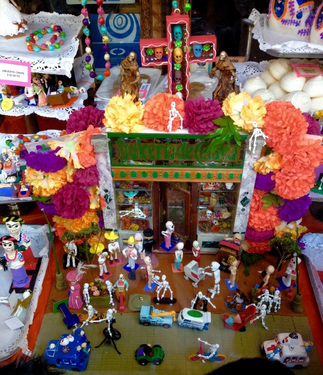 mexico-city-day-of-the-dead-bakery-shop-window2