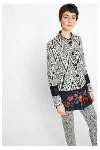 desigual-edi-coat-ss2017-71e2yg1_2000