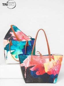 Desigual Shopper Capri Aquarelle bag. It has a second bag inside. The entire bag is reversible, so it's like having three bags in one.