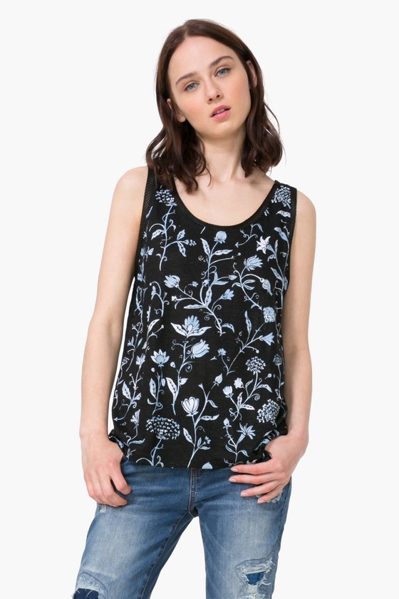 desigual-lacy-t-shirt-99-95-ss2017-73t2yk4_2000