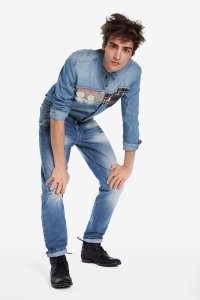 Desigual CAETANO denim patch shirt. $169.95. FW2019. Plaid patches and robots on the front. 100 percent cotton.